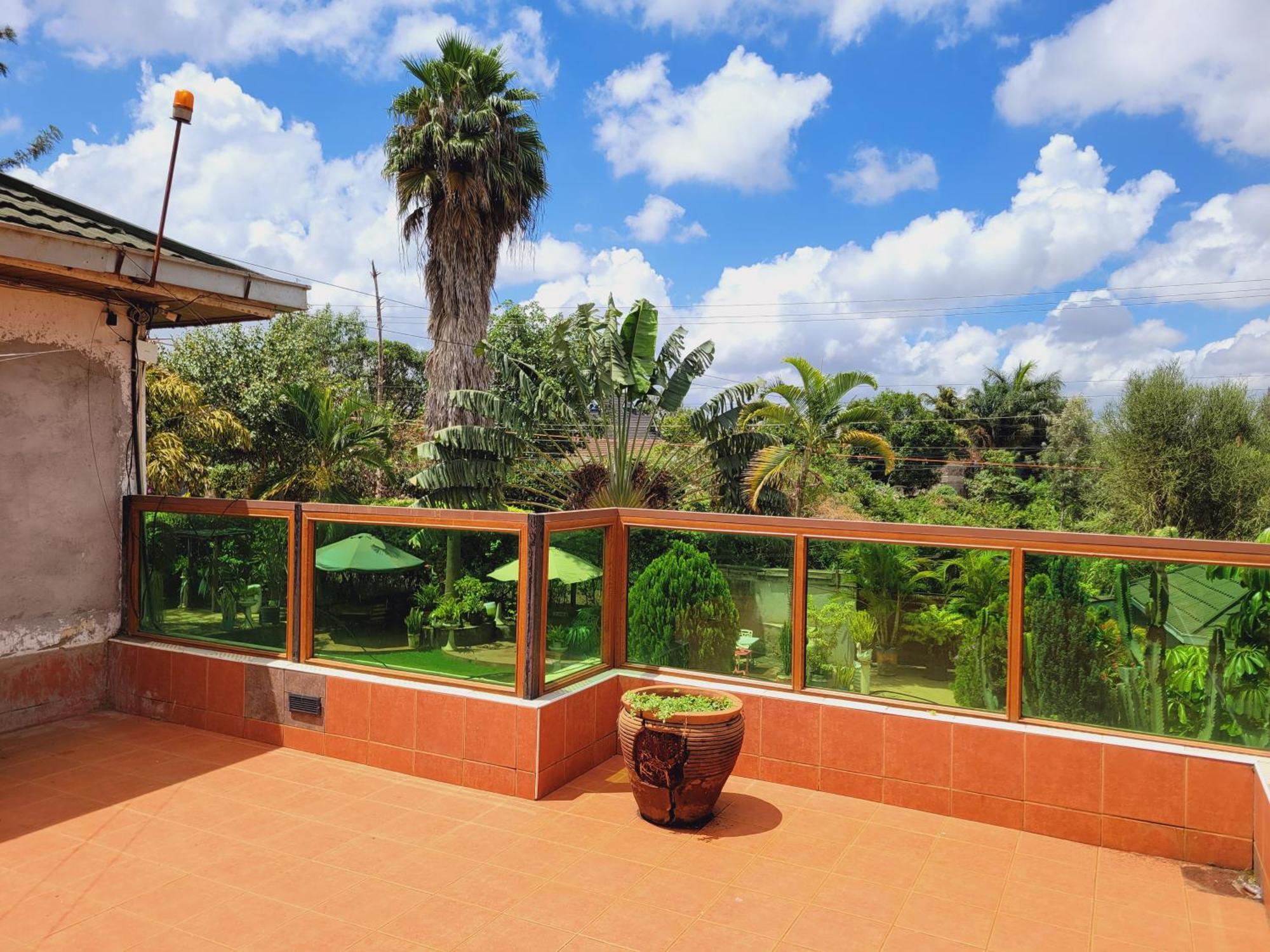 Plant House Hotell Ruiru Exteriör bild